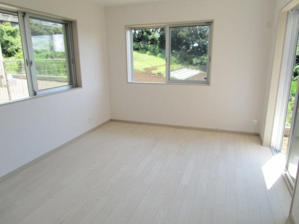 汲沢町全３棟/Ｂ号棟