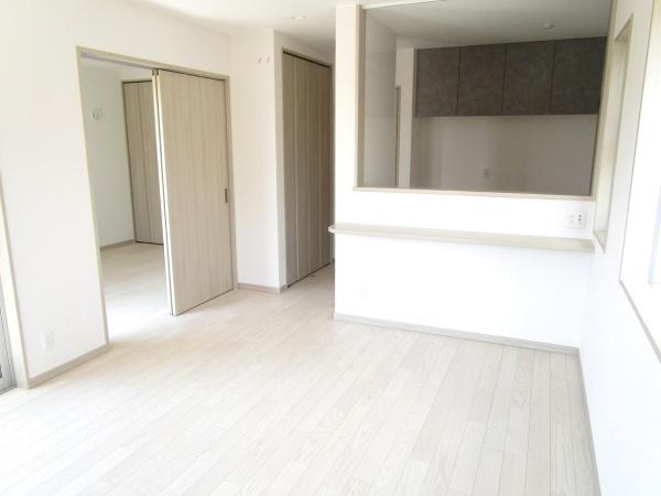 汲沢町全３棟/Ｂ号棟
