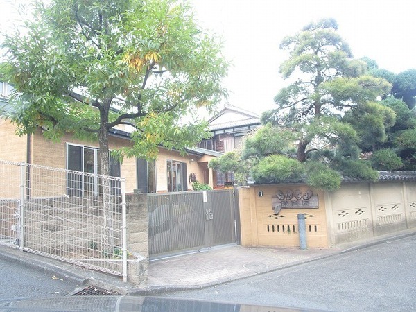 横浜市栄区鍛冶ケ谷1丁目の土地(学校法人若草学園中野どんぐり保育園)