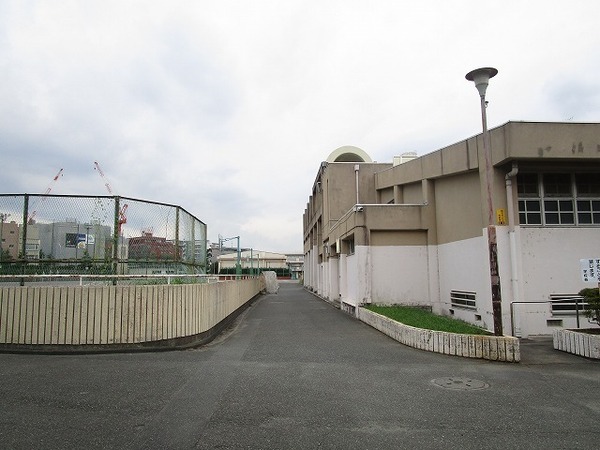 横浜市港南区日野4丁目の新築一戸建(横浜市立港南中学校)