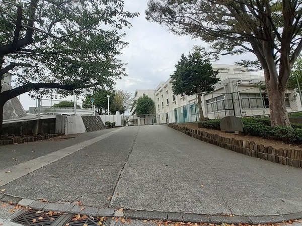 横浜市戸塚区平戸町の新築一戸建(横浜市立平戸中学校)