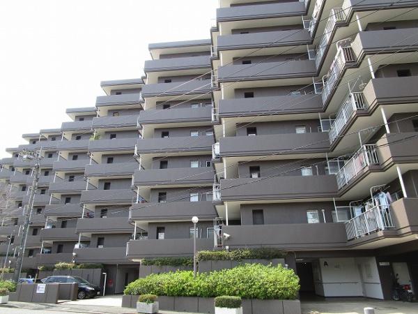 港南台コートハウス２号棟
