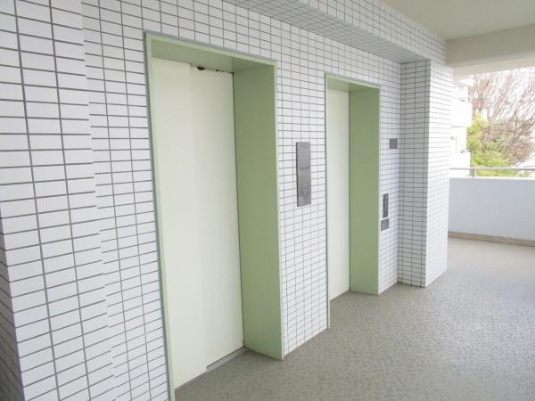 サンハロー横須賀中央駅前