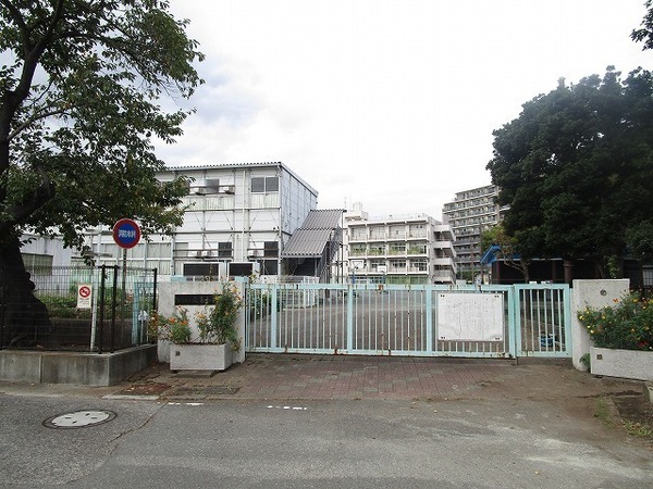 ライフヒルズ金沢八景ノースヒル(横浜市立六浦小学校)