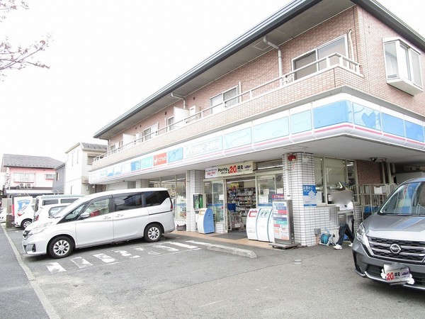 横浜市保土ケ谷区法泉2丁目の中古一戸建て(ローソン保土ヶ谷新桜ヶ丘店)