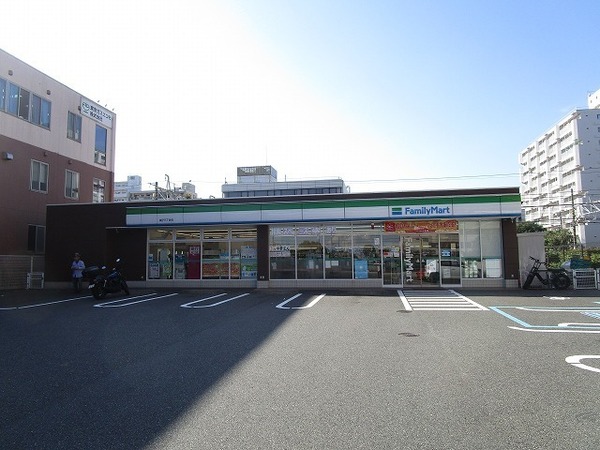 磯子パインプロムナード(ファミリーマート磯子三丁目店)
