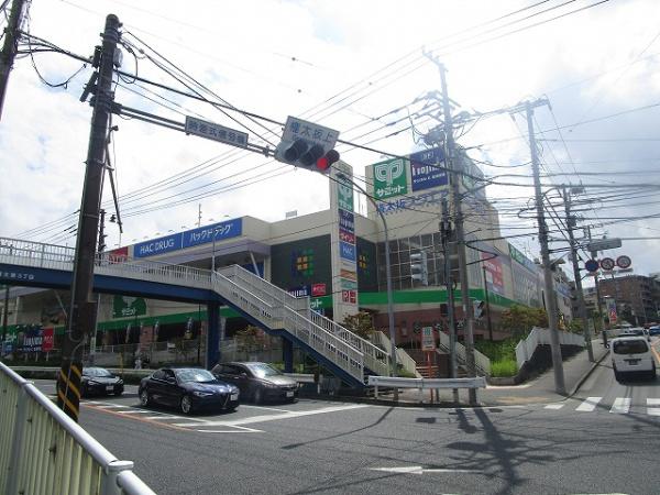グラン・コート保土ケ谷(サミットストア権太坂スクエア店)