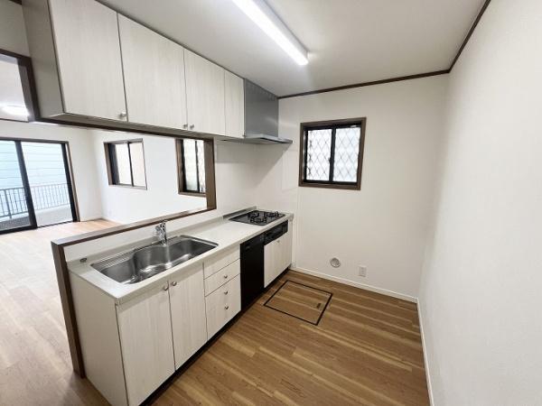 横浜市泉区中田南5丁目の中古一戸建て(リビング)