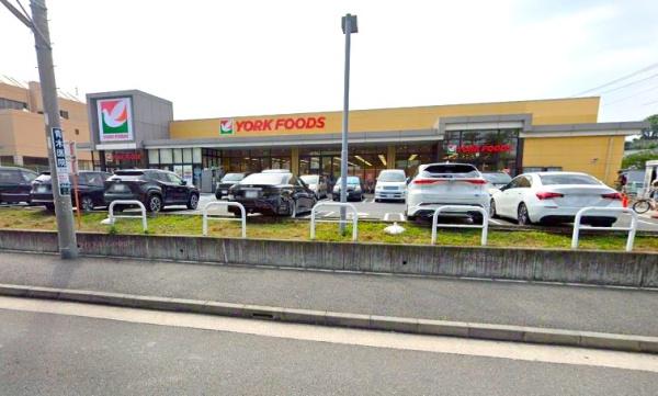 横浜市金沢区六浦５丁目の中古一戸建て(ヨークフーズ六浦店)