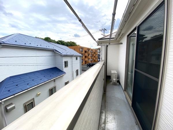 横浜市鶴見区上の宮2丁目の中古一戸建て(バルコニー)