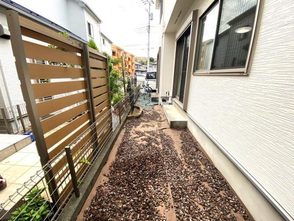 横浜市鶴見区上の宮2丁目の中古一戸建て(庭)