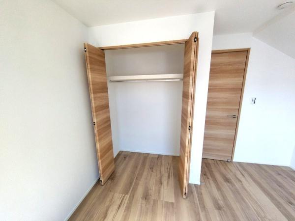 汲沢8丁目全2棟/A号棟