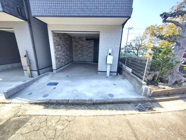 汲沢8丁目全2棟/B号棟