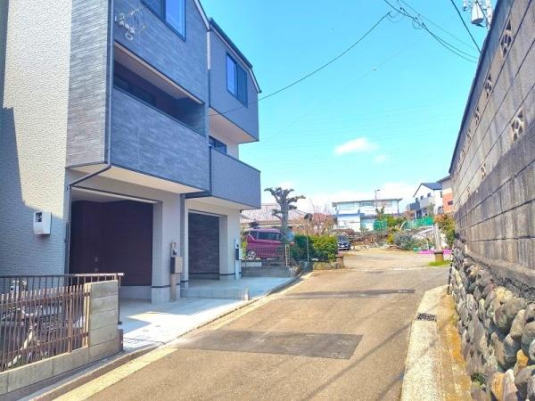 汲沢8丁目全2棟/B号棟