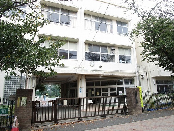 横浜市港南区港南６丁目の中古一戸建て(横浜市立南台小学校)