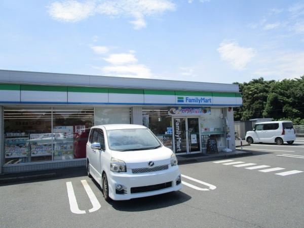横浜市泉区上飯田町の新築一戸建(ファミリーマート横浜上飯田店)