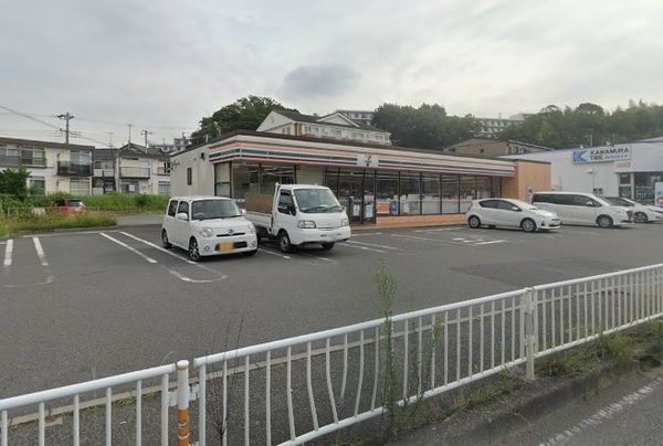 港南台プリンスハイツ５号館(セブンイレブン横浜栄上郷町店)