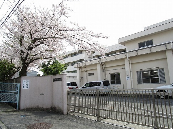 港南台プリンスハイツ５号館(横浜市立桜井小学校)