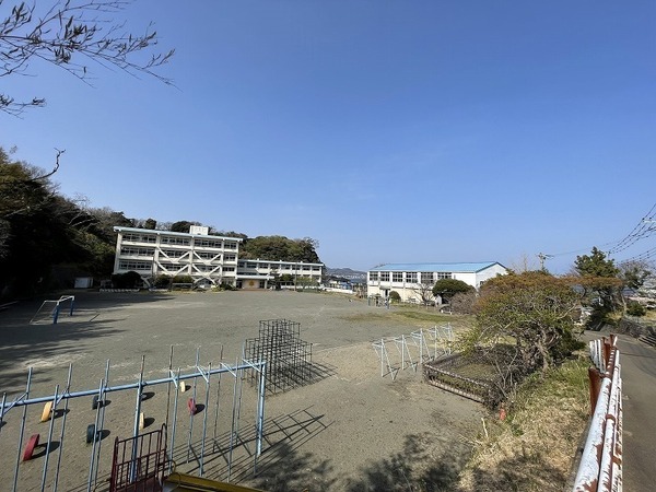 三浦市南下浦町松輪の土地(三浦市立南下浦小学校)