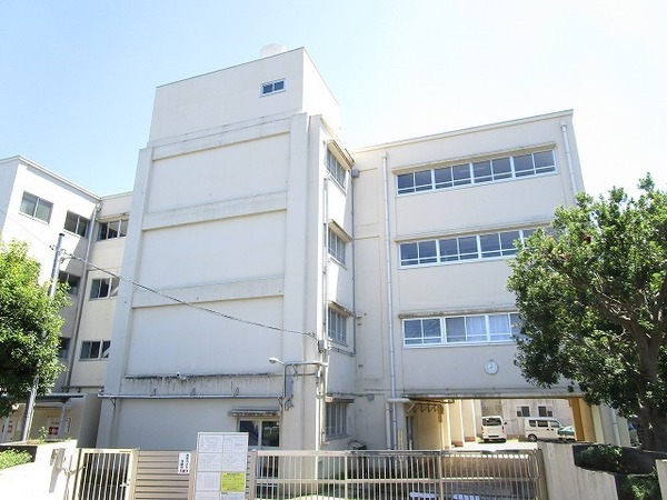 横浜市港南区日野中央３丁目の新築一戸建(横浜市立洋光台第一中学校)
