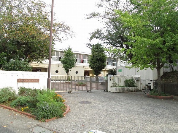 港南台せきれい団地２号棟(横浜市立小坪小学校)
