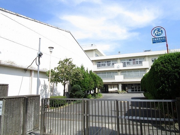 スカイビュー戸塚１号棟(横浜市立名瀬中学校)