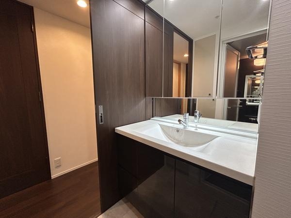 四条烏丸クロスマーク