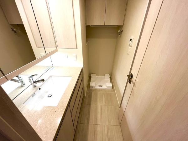 MID　TOWER　GRAND