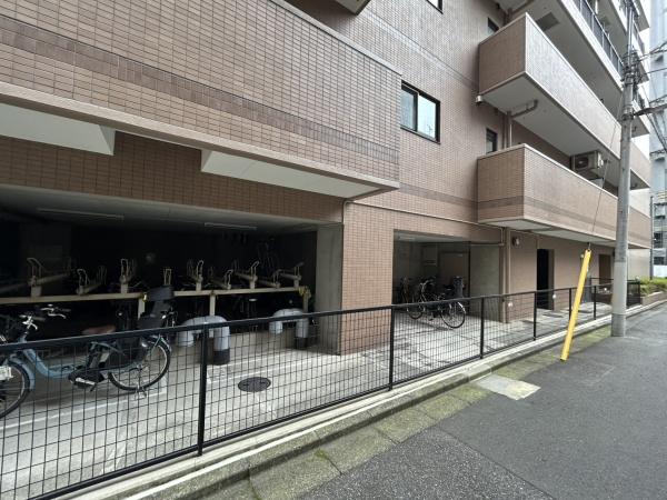 モリス日暮里駅前
