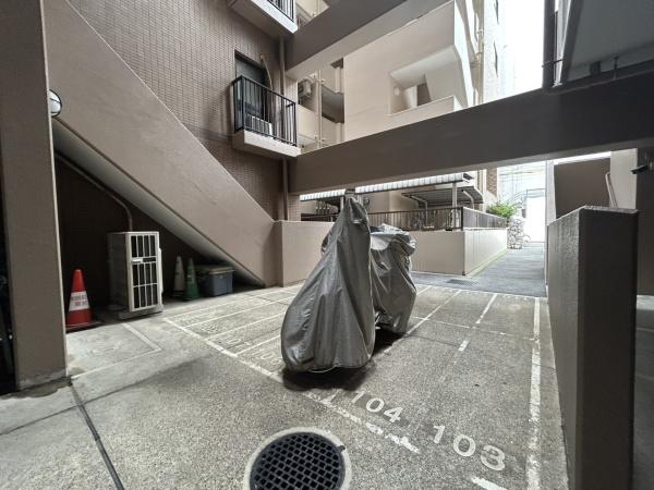 モリス日暮里駅前