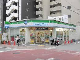 三国駅前アーバンコンフォート(ファミリーマート阪急三国駅西店)