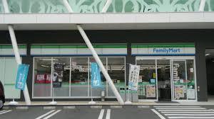 レックスタウン新高弐号館(ファミリーマート野中北店)