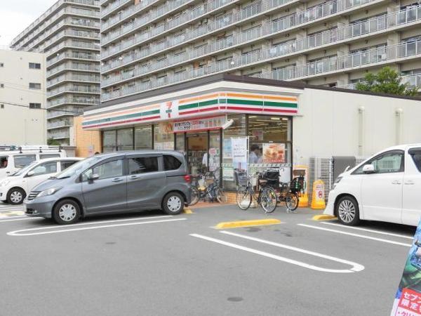 グランドール北大阪(セブンイレブン大阪三国本町3丁目店)