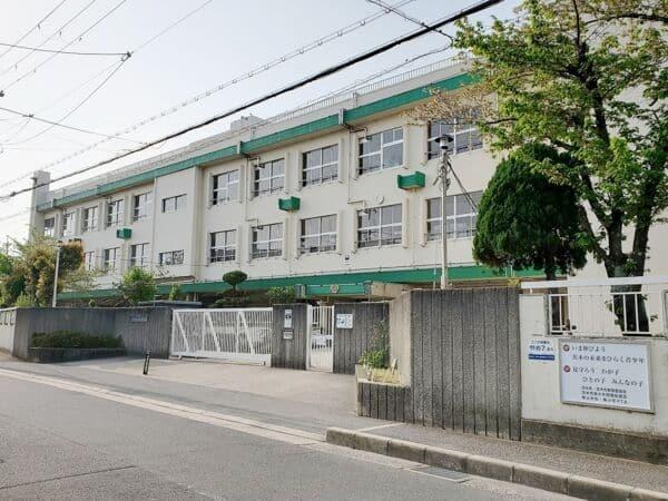 茨木市鮎川２丁目の中古一戸建て(茨木市立東小学校)