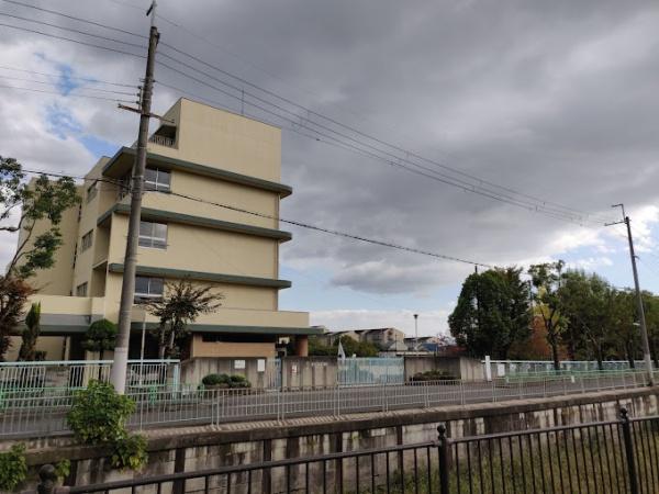 茨木市東奈良1丁目の中古一戸建て(茨木市立東奈良小学校)