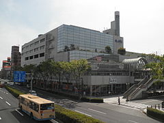 宝塚市花屋敷荘園二丁目(川西市立中央図書館)