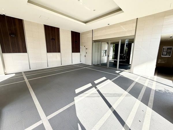 プレサンスロジェ南摂津駅前