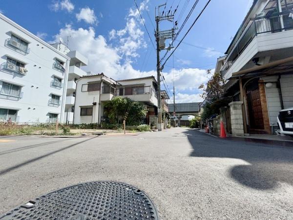 摂津市東別府4丁目 新築戸建(前面道路含む現地写真)