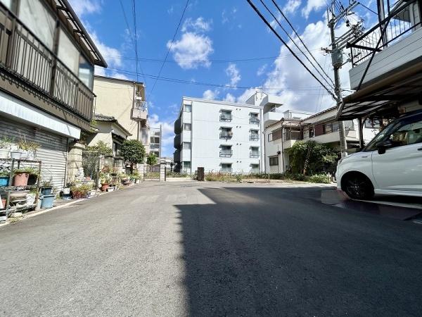 摂津市東別府4丁目 新築戸建(前面道路含む現地写真)