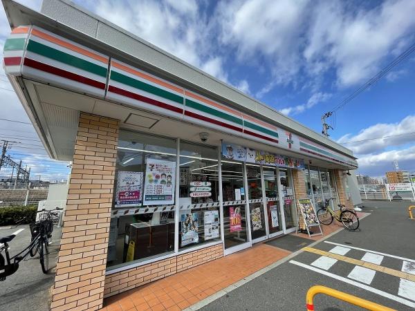 野村ステイツ千里丘(セブンイレブン摂津千里丘4丁目店)