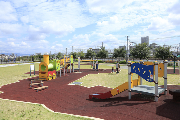 野村ステイツ千里丘(明和池公園)