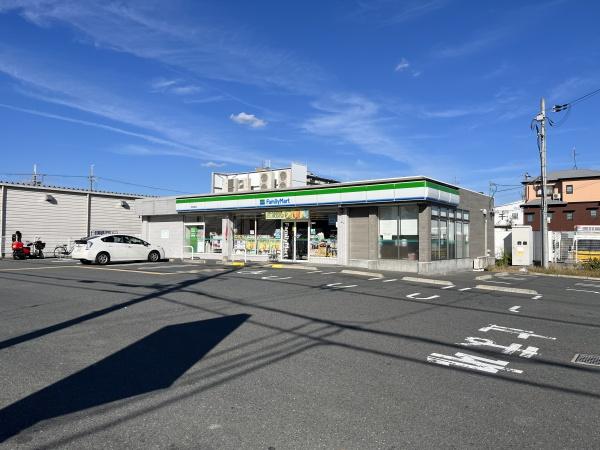摂津市鶴野１丁目の中古一戸建て(ファミリーマート摂津鶴野店)