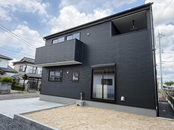 石岡市石岡3期　HM2　吹抜けのあるモダンな家