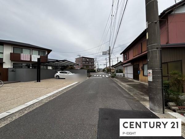 春日井市大留町5丁目の新築一戸建(前面道路含む現地写真)