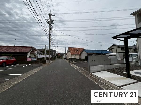 春日井市大留町5丁目の新築一戸建(前面道路含む現地写真)