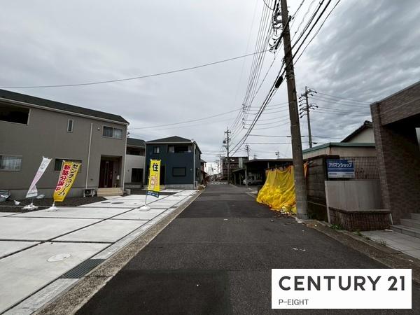 春日井市大留町5丁目の新築一戸建(前面道路含む現地写真)