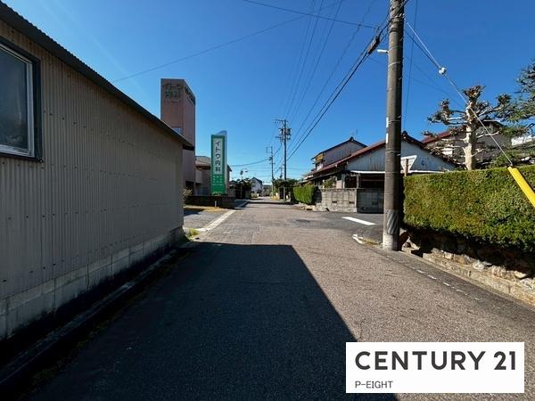 瀬戸市平町1丁目の新築一戸建(前面道路含む現地写真)