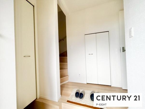 春日井市穴橋町3丁目の新築一戸建(玄関)