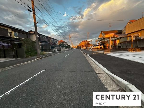 春日井市大手田酉町1丁目の新築一戸建(前面道路含む現地写真)