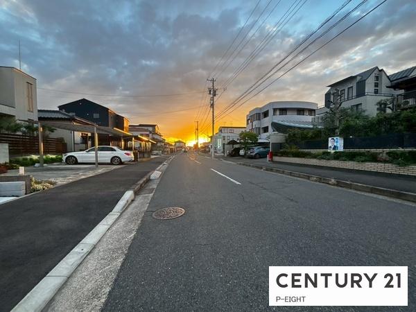 春日井市大手田酉町1丁目の新築一戸建(前面道路含む現地写真)